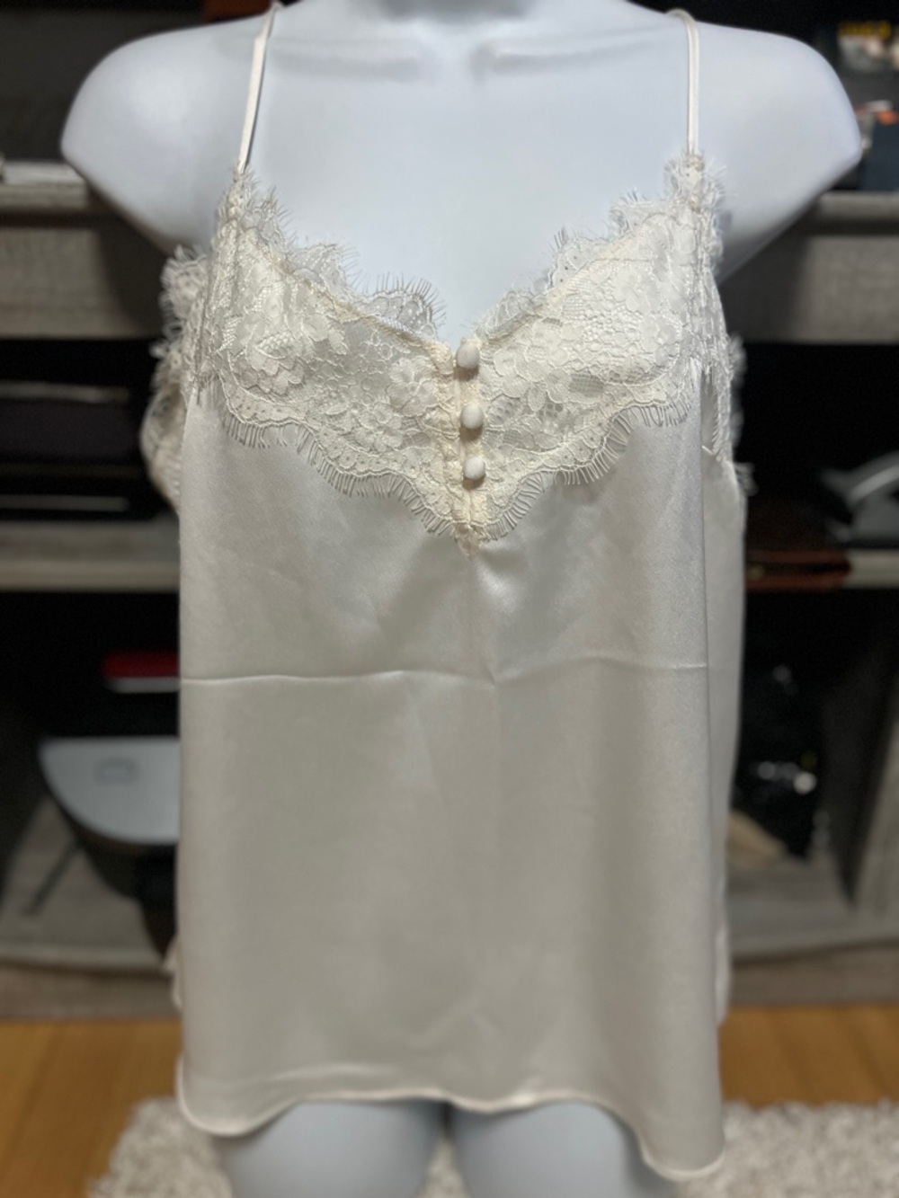 NWT $35 Abercrombie & Fitch Lace-Trim Satin Camisole - Cream sz M - Picture 2 of 2